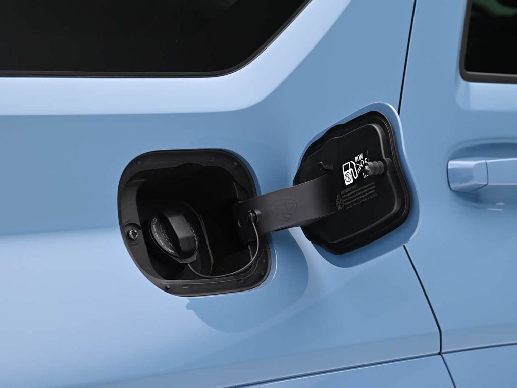 شبكة السيارات الصينية &ndash; تانك 700 الجديدة 2026 تعيد رسم معادلة الفخامة وقدرات الطرق الوعرة - فئتين Hi4-Z و Hi4-T بقوة تصل إلى 864 حصان وعزم 1195 نيوتن متر ومدى 1191 كم