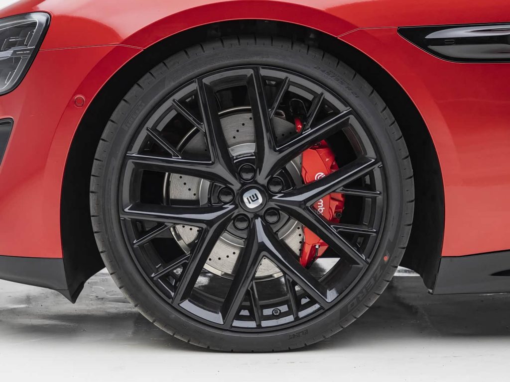 شاومي SU7 موديل 2026 تنطلق بتحديثات شاملة: سلامة أعلى وتجهيزات قياسية أقوى وشاسيه “التنين” ومدى يصل إلى 902 كم 15 شبكة السيارات الصينية – شاومي SU7 موديل 2026 تنطلق بتحديثات شاملة: سلامة أعلى وتجهيزات قياسية أقوى وشاسيه “التنين” ومدى يصل إلى 902 كم