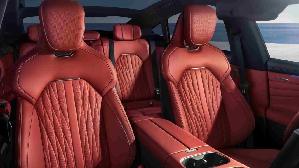 شاومي SU7 موديل 2026 تنطلق بتحديثات شاملة: سلامة أعلى وتجهيزات قياسية أقوى وشاسيه “التنين” ومدى يصل إلى 902 كم 45 شبكة السيارات الصينية – شاومي SU7 موديل 2026 تنطلق بتحديثات شاملة: سلامة أعلى وتجهيزات قياسية أقوى وشاسيه “التنين” ومدى يصل إلى 902 كم