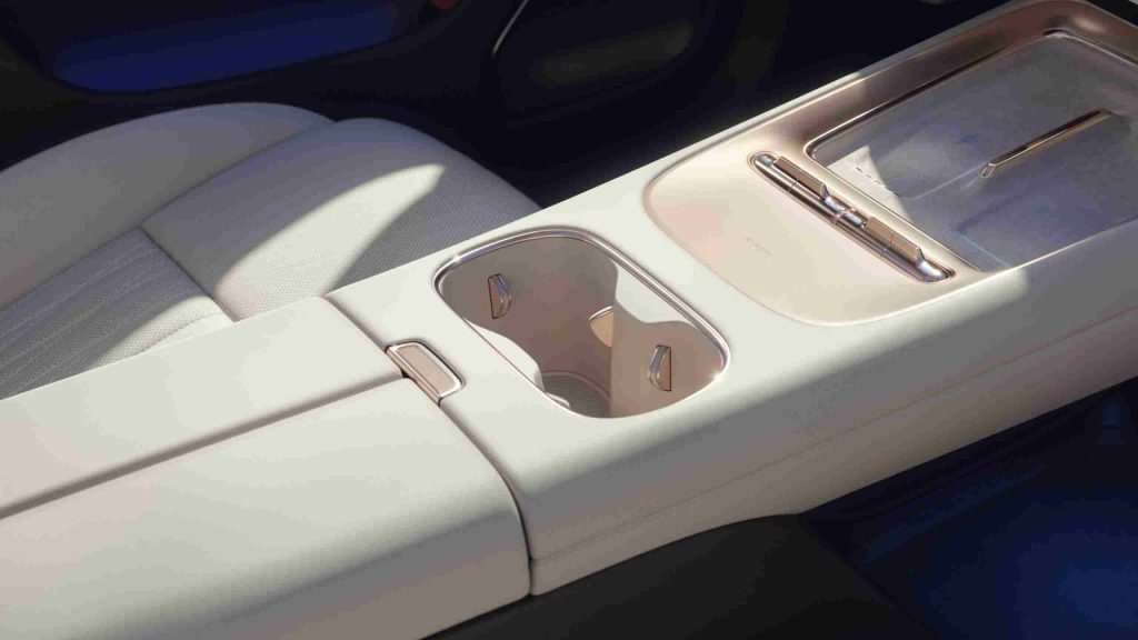 شاومي SU7 موديل 2026 تنطلق بتحديثات شاملة: سلامة أعلى وتجهيزات قياسية أقوى وشاسيه “التنين” ومدى يصل إلى 902 كم 40 شبكة السيارات الصينية – شاومي SU7 موديل 2026 تنطلق بتحديثات شاملة: سلامة أعلى وتجهيزات قياسية أقوى وشاسيه “التنين” ومدى يصل إلى 902 كم