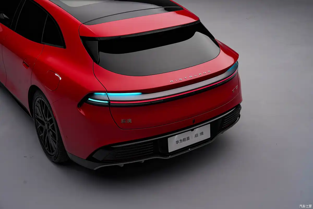 شبكة السيارات الصينية &ndash; سيارة المستقبل تصل مبكرًا: AISTALAND GT7 تكشف عن 10 تقنيات ثورية وتستهدف عرش Xiaomi SU7