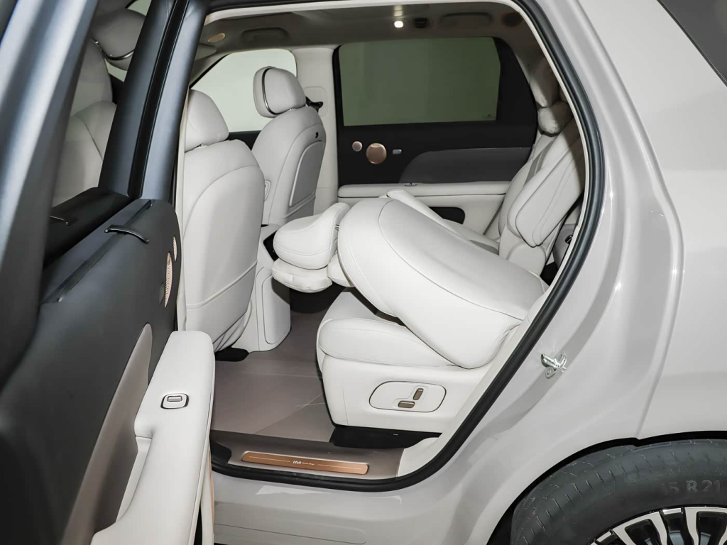 شبكة السيارات الصينية &ndash; قبل الإطلاق الرسمي… IM LS8 تكشف عن نفسها: SUV هجينة بمدى ممتد يصل إلى 430 كم كهربائي وتقنيات قيادة ذكية من الجيل الرابع