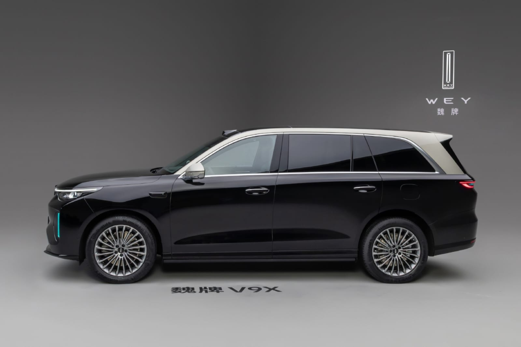 شبكة السيارات الصينية &ndash; Wey V9X الجديدة تظهر لأول مرة: فاخرة بتوجيه خلفي نشط وتعليق هوائي مزدوج مع منصة هجينة متطورة بمدى كهربائي يتجاوز 400 كم