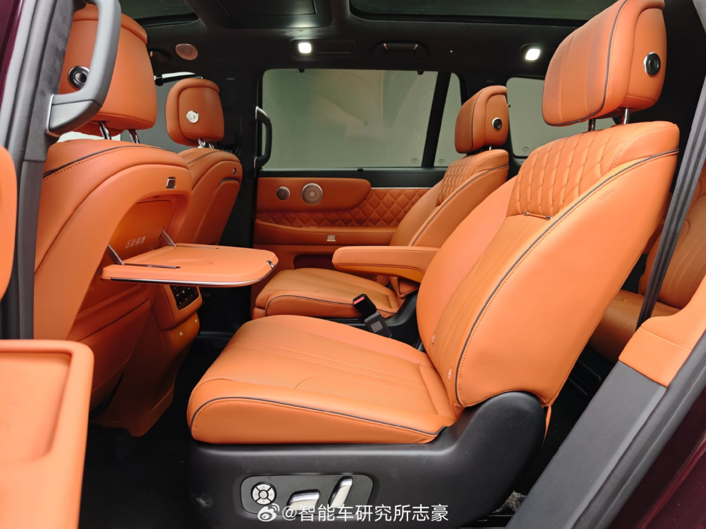 شبكة السيارات الصينية &ndash; Wey V9X الجديدة تظهر لأول مرة: فاخرة بتوجيه خلفي نشط وتعليق هوائي مزدوج مع منصة هجينة متطورة بمدى كهربائي يتجاوز 400 كم