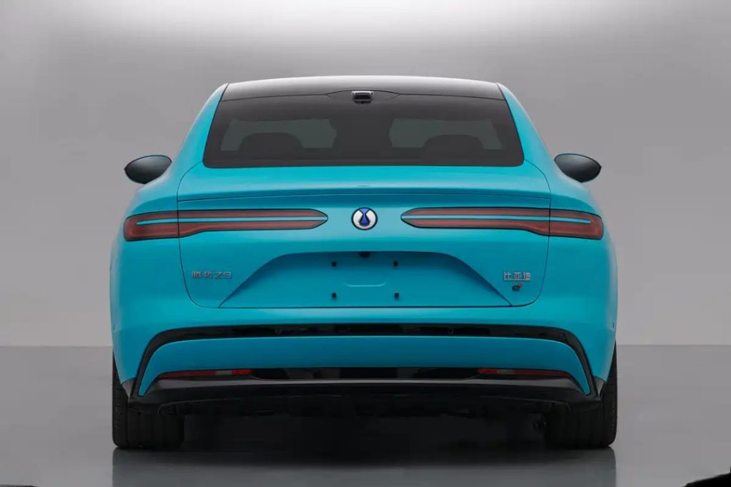 شبكة السيارات الصينية &ndash; دينزا Z9 الكهربائية 2026 بقوة 1328 حصان: سيدان فاخرة تعيد رسم معايير الأداء والتقنيات الذكية رسميًا من BYD