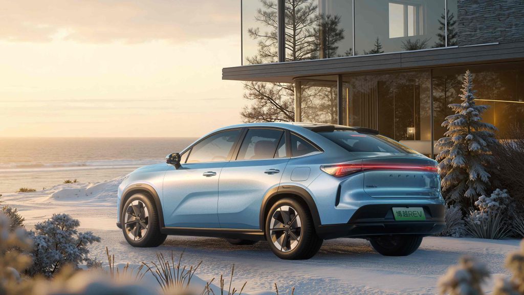 شبكة السيارات الصينية &ndash; جيلي تطلق Geely Boyue REV الجديدة كليًا: هل تكون البديل الحقيقي لتوجيلا؟ SUV بمدى شامل 1525 كم وتقنية EREV وسعر يبدأ من 56 ألف ريال