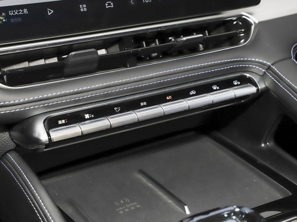 شبكة السيارات الصينية &ndash; جيلي بريفيس i-HEV 2026: هجينة بدون شحن تقودك كهربائيًا حتى 80% من وقتك… قوة 312 حصان واستهلاك 3.98 لتر يضعان معيارًا جديدًا في فئة السيدان