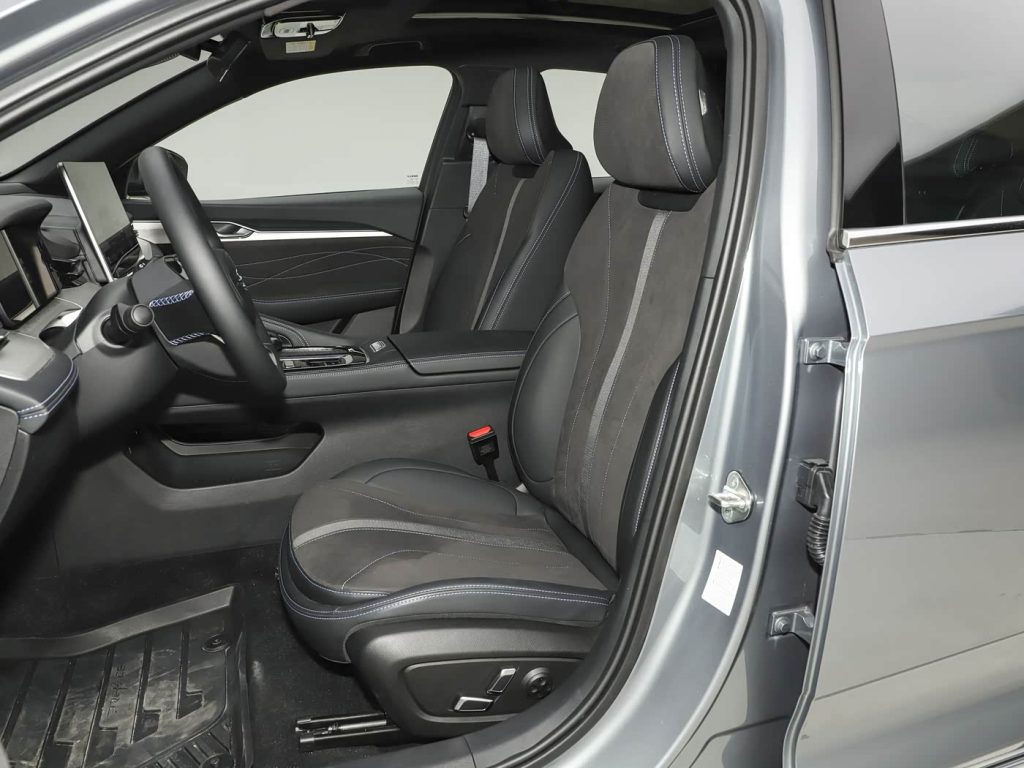 شبكة السيارات الصينية &ndash; جيلي بريفيس i-HEV 2026: هجينة بدون شحن تقودك كهربائيًا حتى 80% من وقتك… قوة 312 حصان واستهلاك 3.98 لتر يضعان معيارًا جديدًا في فئة السيدان