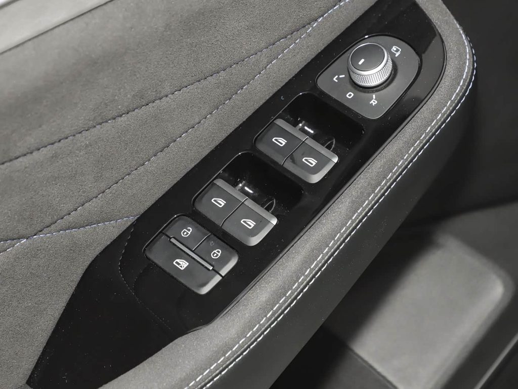 شبكة السيارات الصينية &ndash; جيلي بريفيس i-HEV 2026: هجينة بدون شحن تقودك كهربائيًا حتى 80% من وقتك… قوة 312 حصان واستهلاك 3.98 لتر يضعان معيارًا جديدًا في فئة السيدان