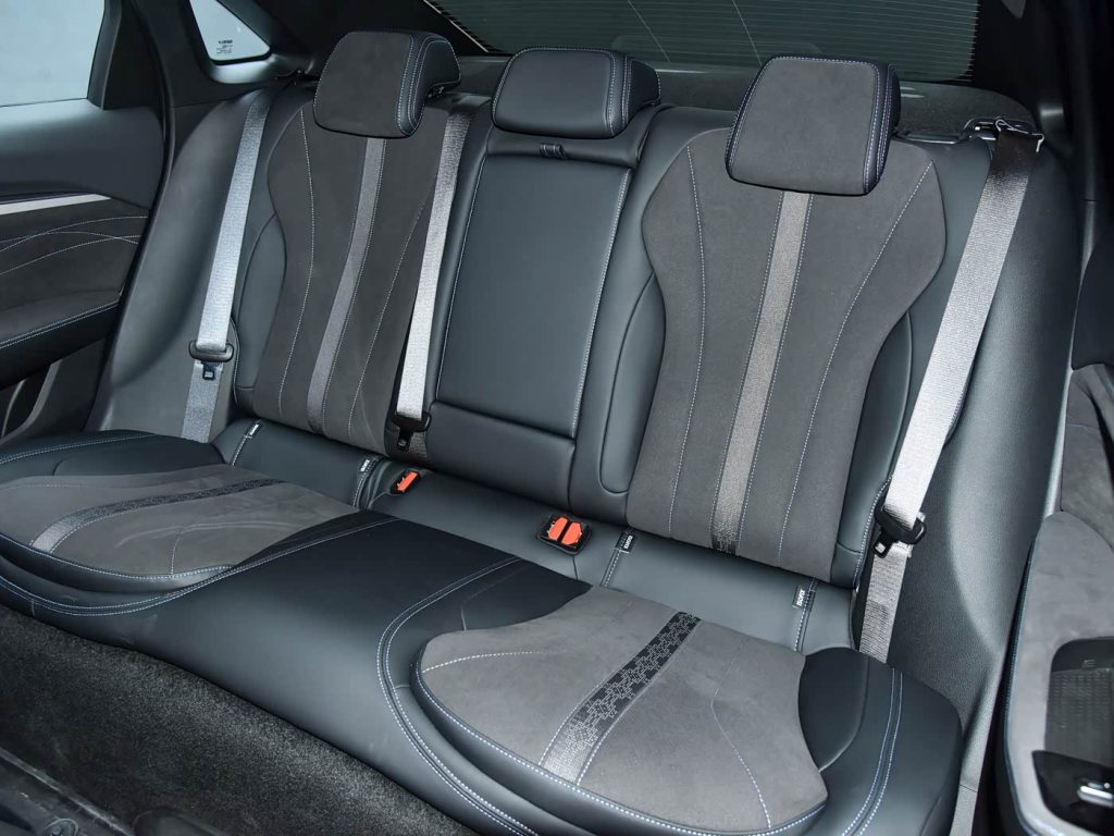 شبكة السيارات الصينية &ndash; جيلي بريفيس i-HEV 2026: هجينة بدون شحن تقودك كهربائيًا حتى 80% من وقتك… قوة 312 حصان واستهلاك 3.98 لتر يضعان معيارًا جديدًا في فئة السيدان