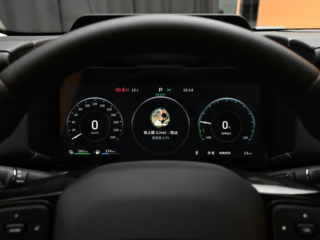 شبكة السيارات الصينية &ndash; هافال دراجون PLUS (رابتور بلس - V7 بلس): صندوقية متطورة بنظام Hi4 الهجين ومدى كهربائي يصل إلى 191 كم وقدرة خوض مياه 580 مم