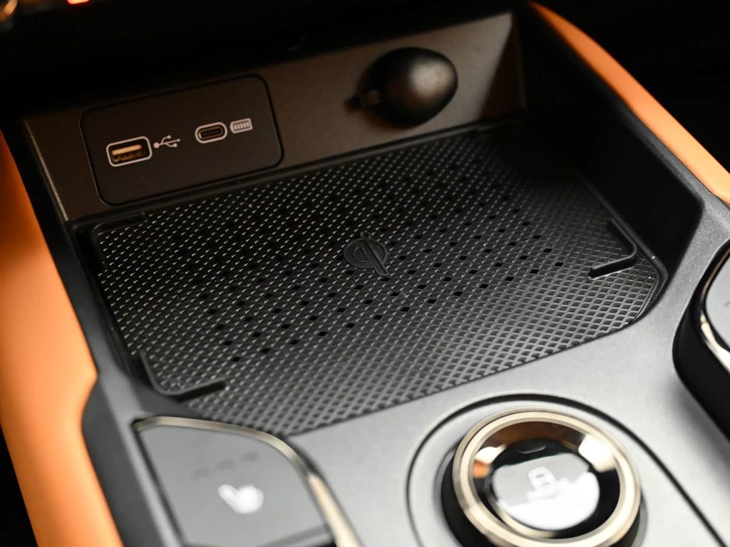 شبكة السيارات الصينية &ndash; هافال دراجون PLUS (رابتور بلس - V7 بلس): صندوقية متطورة بنظام Hi4 الهجين ومدى كهربائي يصل إلى 191 كم وقدرة خوض مياه 580 مم