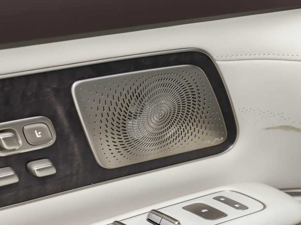 نيو ES9 : أكبر وأقوى SUV كهربائية فاخرة من NIO تعيد تعريف القمة… 697 حصان، بنية 900V، وذكاء يقود المنافسة ضد الألمان 59 شبكة السيارات الصينية – نيو ES9 : أكبر وأقوى SUV كهربائية فاخرة من NIO تعيد تعريف القمة… 697 حصان، بنية 900V، وذكاء يقود المنافسة ضد الألمان