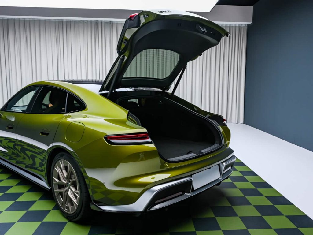 شبكة السيارات الصينية &ndash; Shangjie Z7 وZ7T تقترب من الإطلاق الرسمي: مدى يصل إلى 905 كم، تقنيات هواوي المتقدمة، وأداء رياضي صادم… هل نحن أمام أقوى سيدان كهربائية في فئتها؟