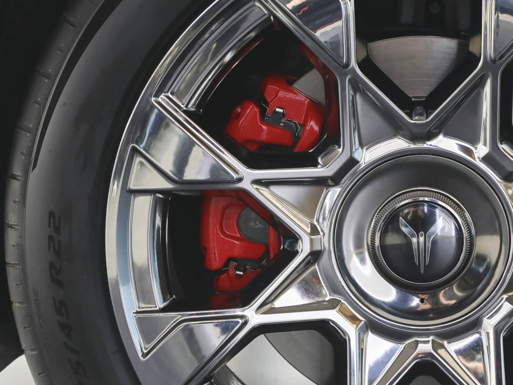 شبكة السيارات الصينية &ndash; فويا تايشان X8 الجديدة 2026: SUV كبيرة بخيارات كهربائية وPHEV ومنصة 800 فولت وأحدث نظام HarmonyOS من هواوي