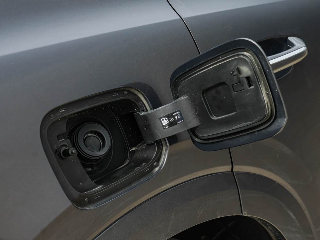 شبكة السيارات الصينية &ndash; زيكر 8X 2026: هجينة ببنية 900V تجمع بين أداء يصل إلى 1400 حصان ومدى كهربائي حتى 410 كم وشحن من 20% إلى 80% خلال 9 دقائق