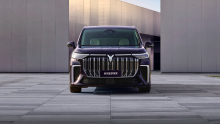 قراءة تفصيلية لسيارة فويا دريم PHEV (Voyah Dream) الجديدة كليًا 2026 بالسعودية