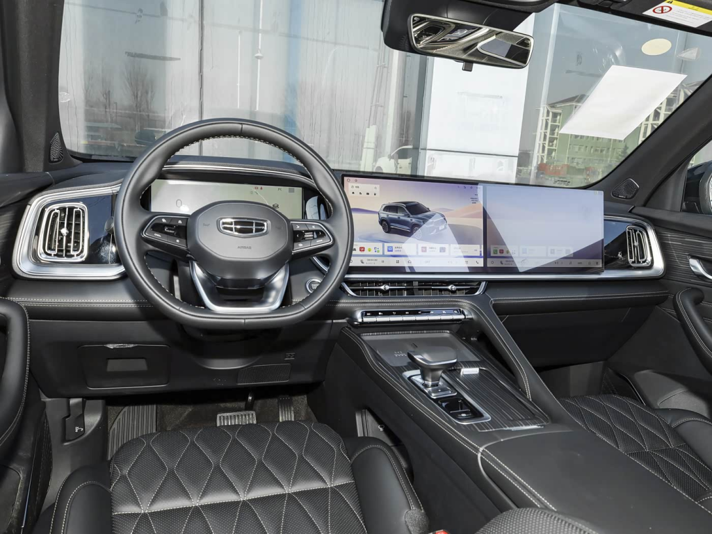 شبكة السيارات الصينية &ndash; جيلي مونجارو i-HEV 2026: سيارة هجينة بدون شحن بقوة 312 حصان واستهلاك 4.75 لتر… هل تتفوق على تويوتا هايبرد؟