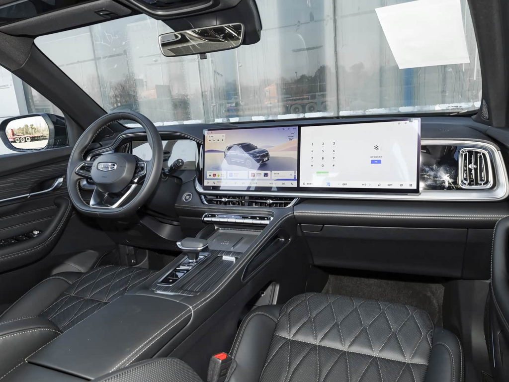 شبكة السيارات الصينية &ndash; جيلي مونجارو i-HEV 2026: سيارة هجينة بدون شحن بقوة 312 حصان واستهلاك 4.75 لتر… هل تتفوق على تويوتا هايبرد؟