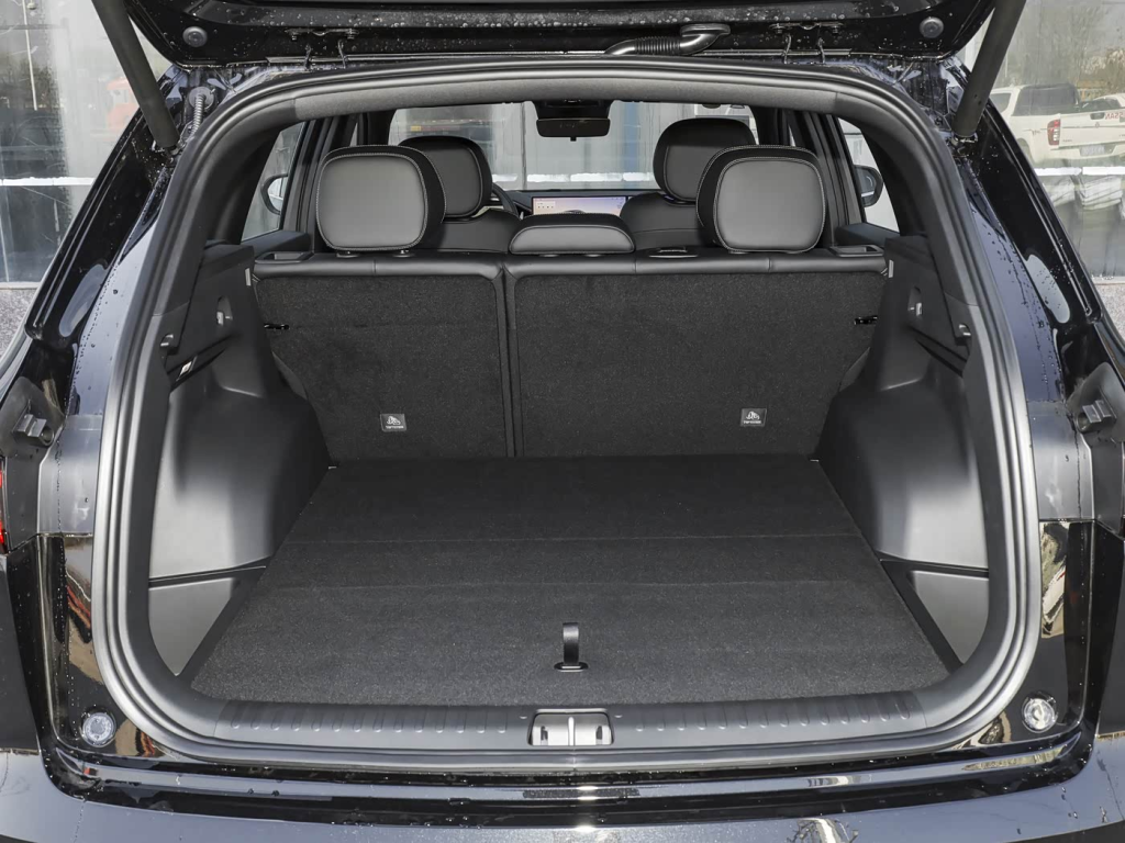 شبكة السيارات الصينية &ndash; جيلي مونجارو i-HEV 2026: سيارة هجينة بدون شحن بقوة 312 حصان واستهلاك 4.75 لتر… هل تتفوق على تويوتا هايبرد؟