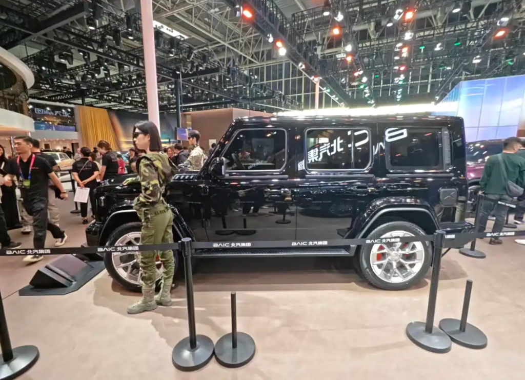 شبكة السيارات الصينية &ndash; بايك تفجر مفاجآت معرض بكين 2026: Bj81 تبدأ من 103 ألف ريال وBJ40 EREV طويل المدى وسيارة سيتي هنتر الفاخرة.