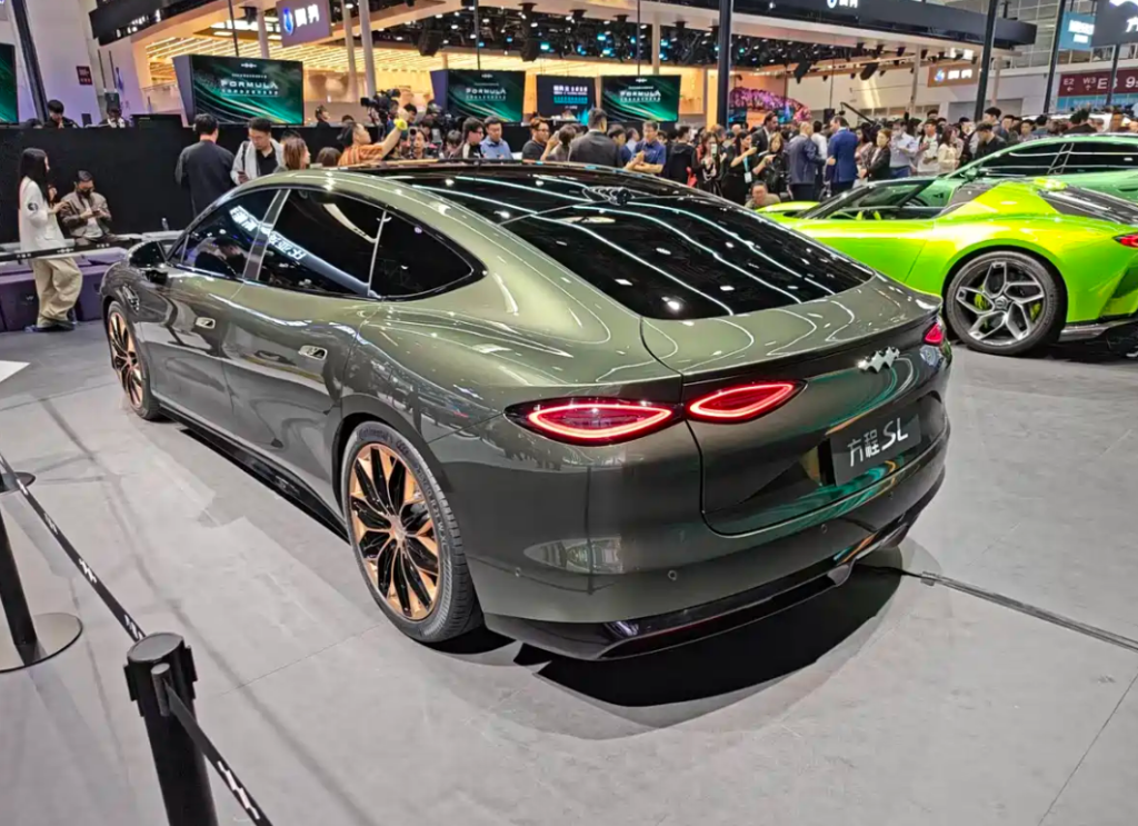 شبكة السيارات الصينية &ndash; (ليوبارد) تدخل عالم السيدان بقوة في معرض بكين 2026: FORMULA X الخارقة وS Series تمهدان لمنافسة Tesla وXiaomi في فئة الأداء العالي