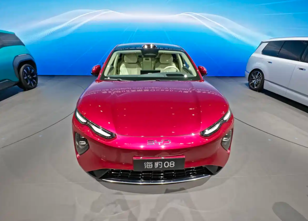 شبكة السيارات الصينية &ndash; بي واي دي BYD تهيمن على معرض بكين 2026: سيل 08 Seal 08 و Sea Lion 08 بمدى 900 كم وتقنيات 800V… وGreat Tang EV تنطلق من 129 ألف ريال