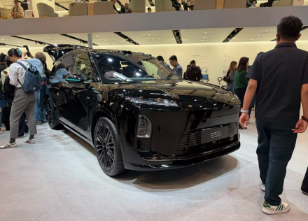 نيو NIO ES9 تكشف نفسها رسميًا: SUV كهربائية فاخرة بقوة 707 حصان وتقنيات 900V وذكاء متقدم تبدأ من 217 ألف ريال