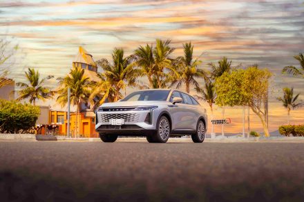 تجربة قيادة إكسيد RX PHEV موديل 2026 الجديدة كليًا في السعودية