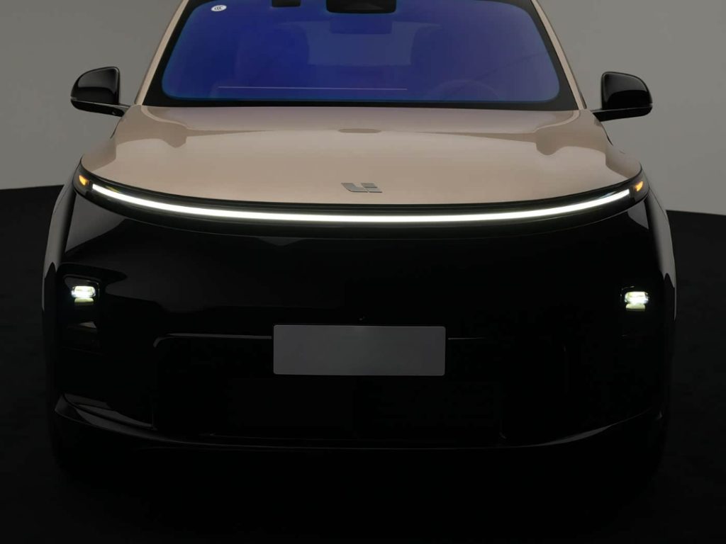 لي أوتو L8 2026 الجديدة كليًا تظهر رسميًا.. SUV فاخرة بخمسة مقاعد ومدى كهربائي 430 كم وتقنيات تنافس مايباخ GLS 57 شبكة السيارات الصينية – لي أوتو L8 2026 الجديدة كليًا تظهر رسميًا.. SUV فاخرة بخمسة مقاعد ومدى كهربائي 430 كم وتقنيات تنافس مايباخ GLS