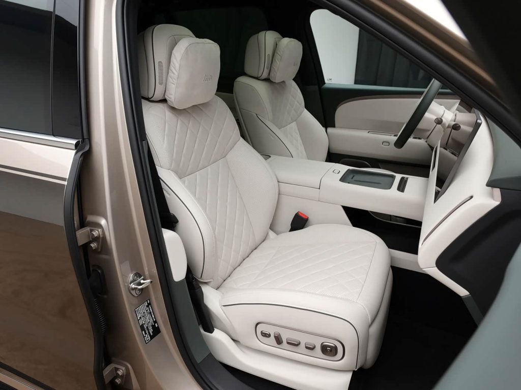 لي أوتو L8 الجديدة 2026 تنطلق رسميًا.. SUV فاخرة بخمسة مقاعد ومدى 1670 كم وتقنيات متقدمة لمنافسة الألمان 37 شبكة السيارات الصينية – لي أوتو L8 الجديدة 2026 تنطلق رسميًا.. SUV فاخرة بخمسة مقاعد ومدى 1670 كم وتقنيات متقدمة لمنافسة الألمان