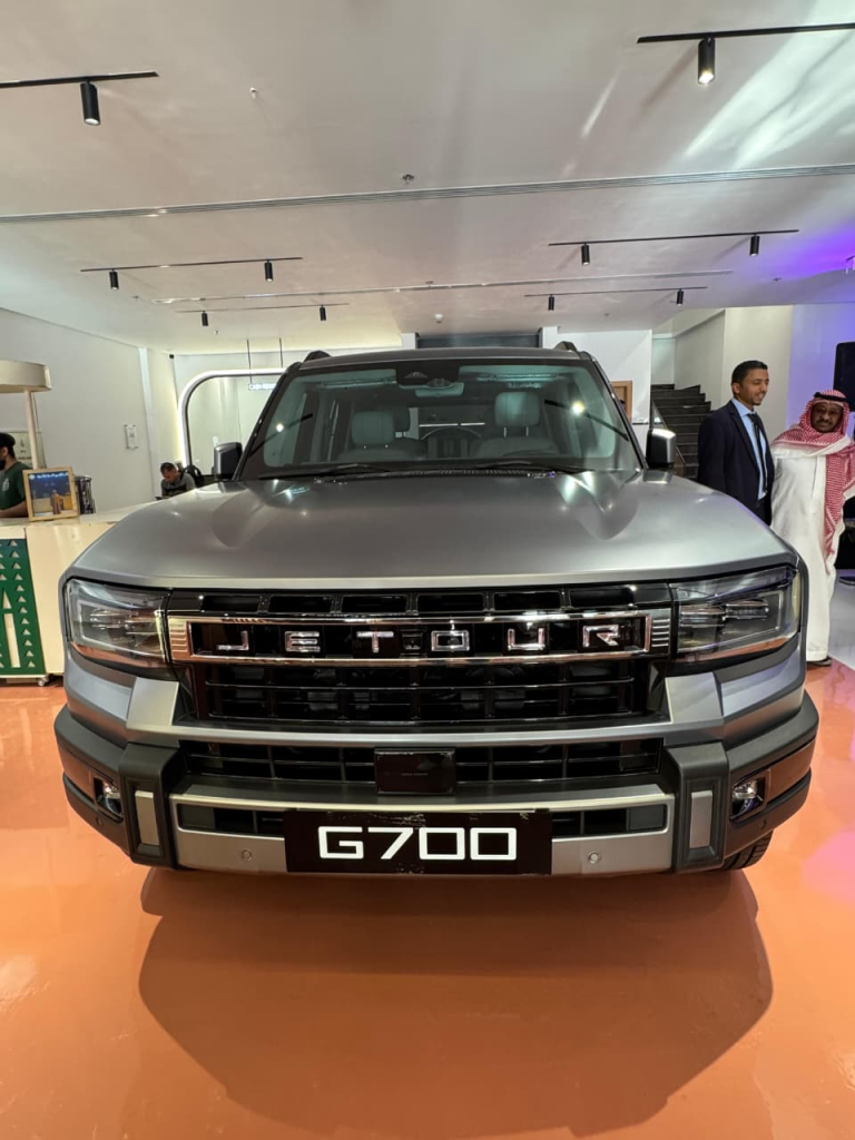 جيتور تفتتح معرضها الجديد في الرياض وتبهر الحضور بعرض جوي استثنائي لطراز G700 ضمن أكبر توسعاتها بالسعودية 3 شبكة السيارات الصينية – جيتور تفتتح معرضها الجديد في الرياض وتبهر الحضور بعرض جوي استثنائي لطراز G700 ضمن أكبر توسعاتها بالسعودية