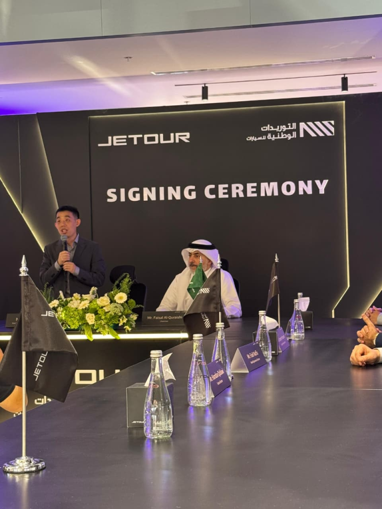 جيتور تفتتح معرضها الجديد في الرياض وتبهر الحضور بعرض جوي استثنائي لطراز G700 ضمن أكبر توسعاتها بالسعودية 6 شبكة السيارات الصينية – جيتور تفتتح معرضها الجديد في الرياض وتبهر الحضور بعرض جوي استثنائي لطراز G700 ضمن أكبر توسعاتها بالسعودية