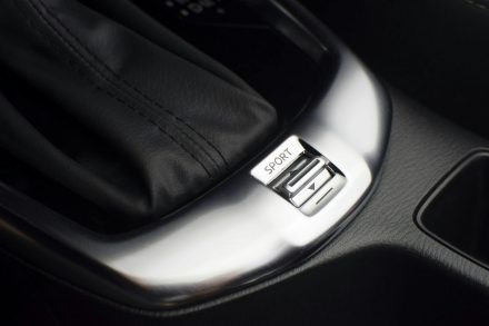 Sport Mode في السيارة.. هل يزيد استهلاك الوقود ومتى يجب استخدامه؟