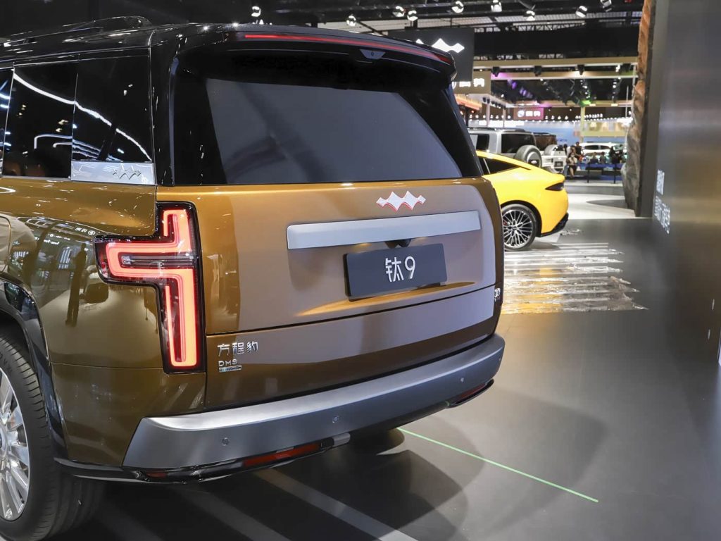 شبكة السيارات الصينية &ndash; معرض تشنغدو: ظهور BYD Ti9 بمدى 1600 كم وبطارية 66.48 كيلوواط