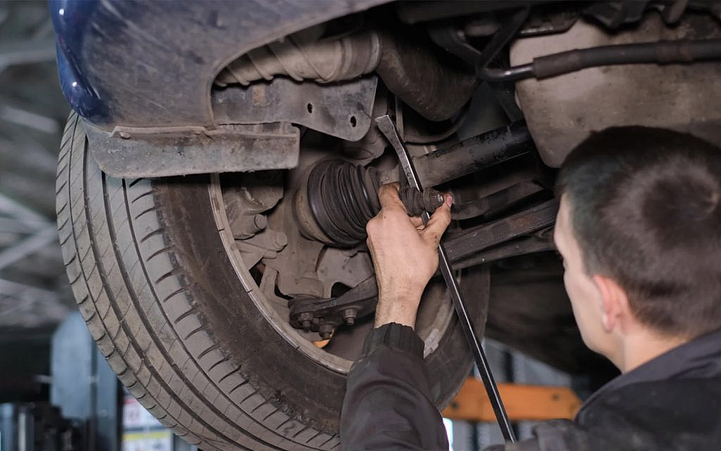 شبكة السيارات الصينية &ndash; انحراف السيارة إلى اليمين أو اليسار: 4 أسباب وحلول يجب معرفتها