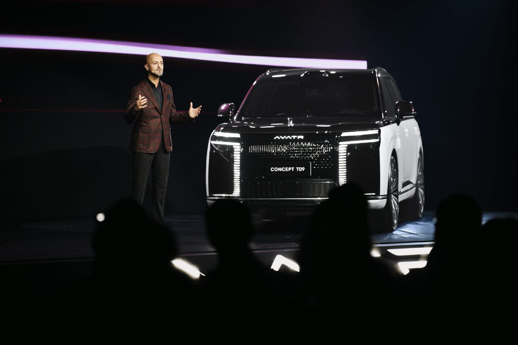 أفاتر T09 تظهر عالميًا لأول مرة من باريس.. SUV فاخرة بـ6 مقاعد وقوة تتجاوز 1000 حصان وبطارية 71.24 كيلوواط ساعة وتقنيات هواوي ADS 5 3 شبكة السيارات الصينية – أفاتر T09 تظهر عالميًا لأول مرة من باريس.. SUV فاخرة بـ6 مقاعد وقوة تتجاوز 1000 حصان وبطارية 71.24 كيلوواط ساعة وتقنيات هواوي ADS 5