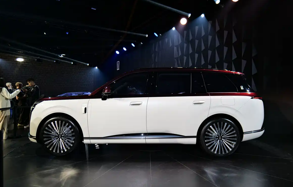 أفاتر T09 تظهر عالميًا لأول مرة من باريس.. SUV فاخرة بـ6 مقاعد وقوة تتجاوز 1000 حصان وبطارية 71.24 كيلوواط ساعة وتقنيات هواوي ADS 5 6 شبكة السيارات الصينية – أفاتر T09 تظهر عالميًا لأول مرة من باريس.. SUV فاخرة بـ6 مقاعد وقوة تتجاوز 1000 حصان وبطارية 71.24 كيلوواط ساعة وتقنيات هواوي ADS 5